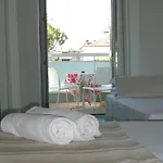 Hotel Zanarini In Centro A 3*