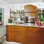 Hotel Zanarini In Centro A Riccione