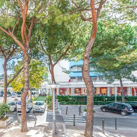 Zanarini Hotel 3*