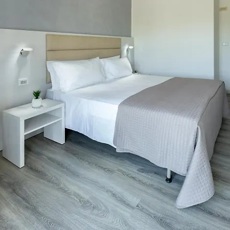 Zanarini In Centro A Hotell Riccione