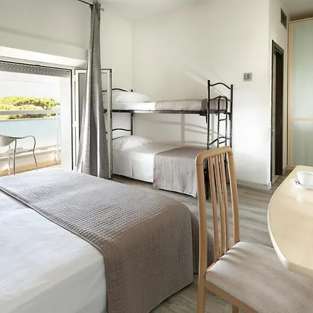 Zanarini In Centro A Hotell 3*