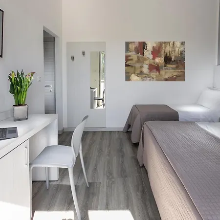 Zanarini In Centro A Hotell Riccione