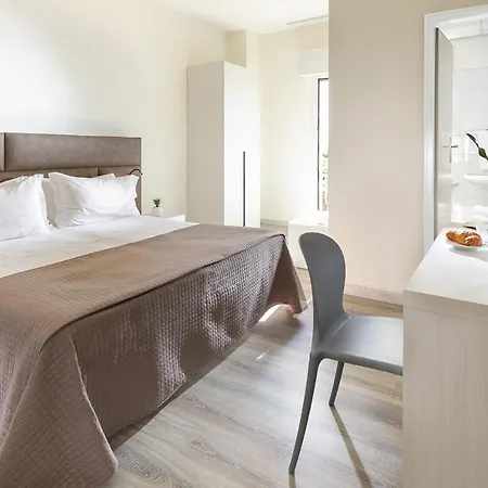 Hotell Zanarini In Centro A 3*