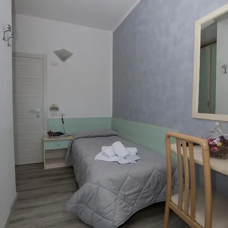 Zanarini In Centro A Hotell Riccione