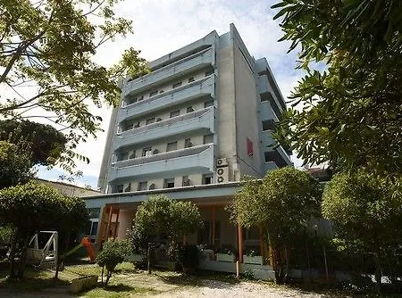 Hotel Zanarini In Centro A Riccione