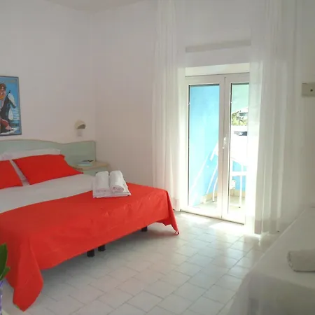 Zanarini In Centro A Hotell 3*