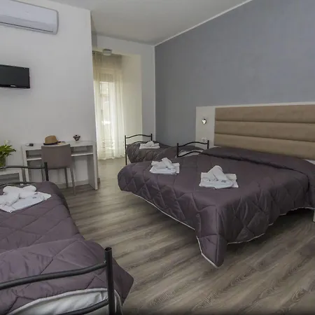 Hotell Zanarini In Centro A 3*
