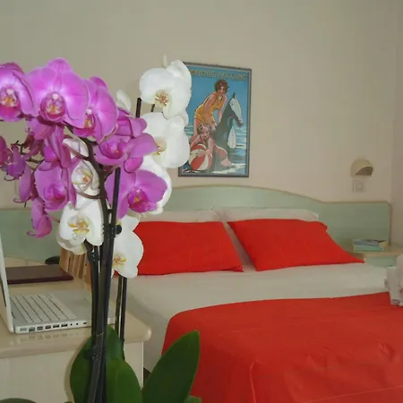 Hotell Zanarini In Centro A