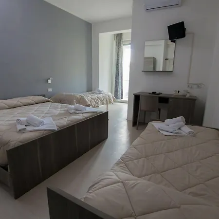 Zanarini In Centro A Hotell Riccione
