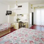 Hotel Zanarini In Centro A 3*