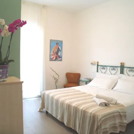 Hotel Zanarini In Centro A 3*