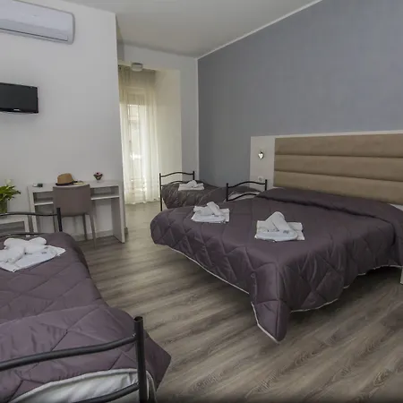 Hotel Zanarini In Centro A