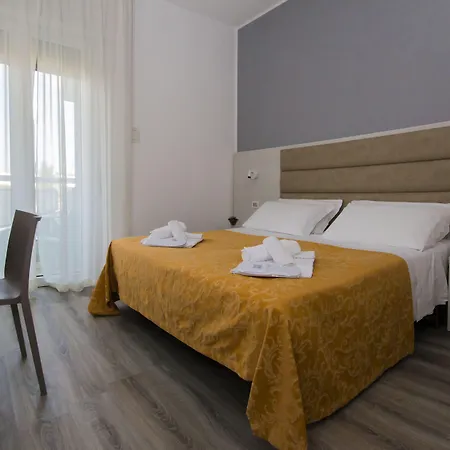 Ξενοδοχείο Zanarini In Centro A 3*