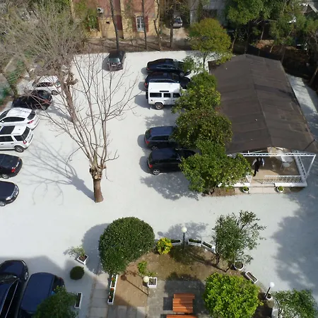 Zanarini In Centro A リッチョーネ