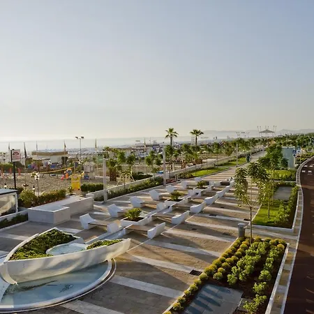 Zanarini In Centro A ホテル 3*