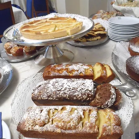 Zanarini In Centro A 3* Ριτσιόνε