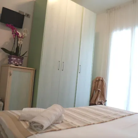 Zanarini 3*