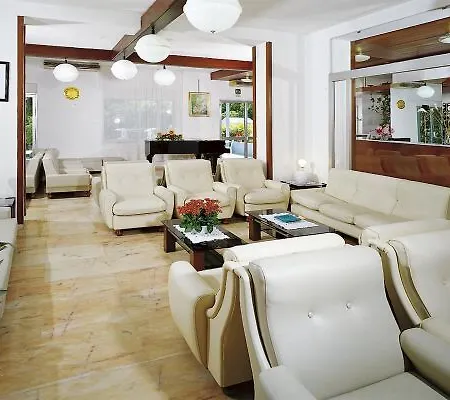 Zanarini In Centro A 3* Riccione