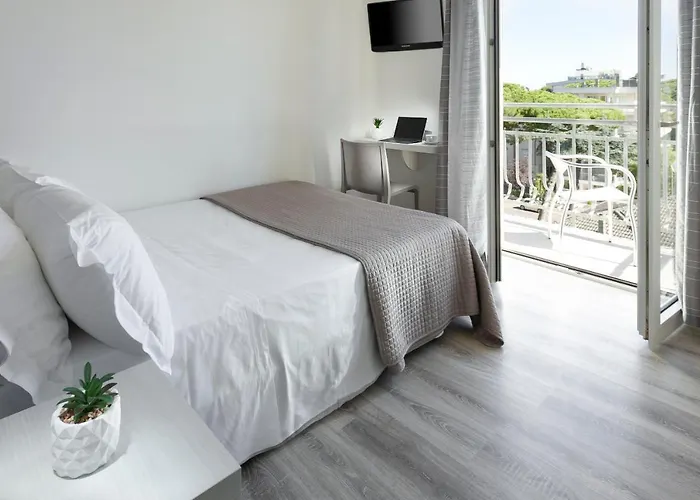 Zanarini In Centro A 3* リッチョーネ