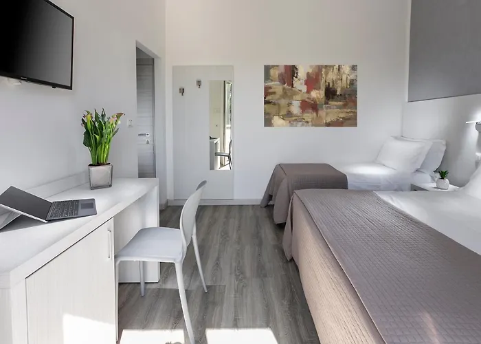 Zanarini In Centro A ホテル リッチョーネ