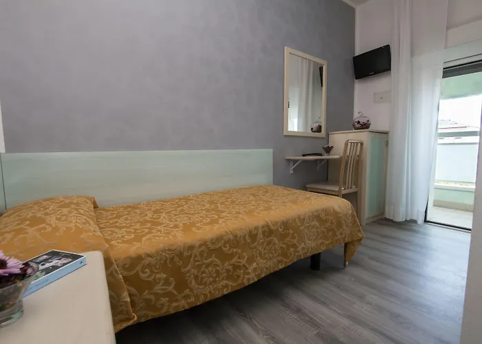 Zanarini In Centro A 3*