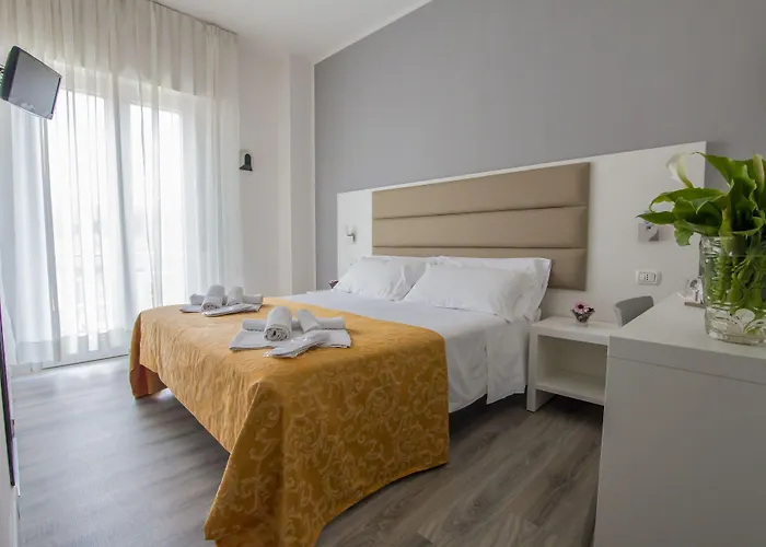 Zanarini In Centro A ホテル 3*