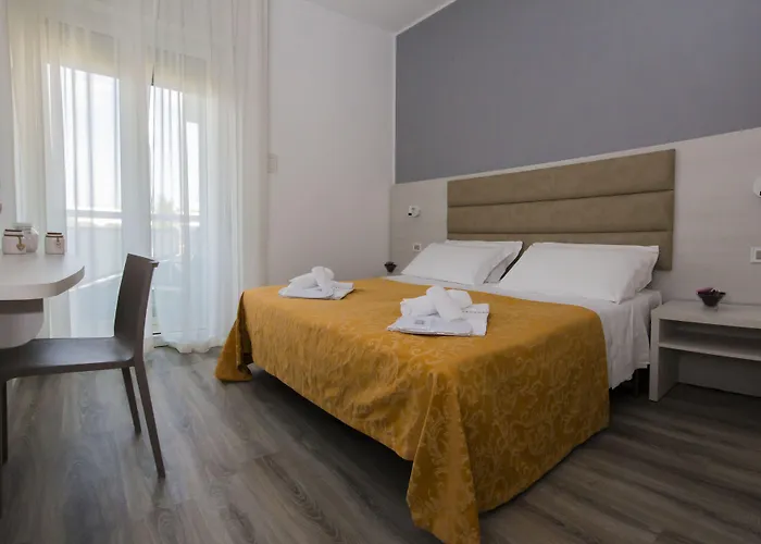 ホテル Zanarini In Centro A 3*