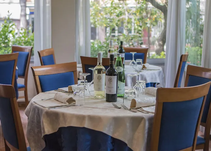 Zanarini In Centro A 리치오네