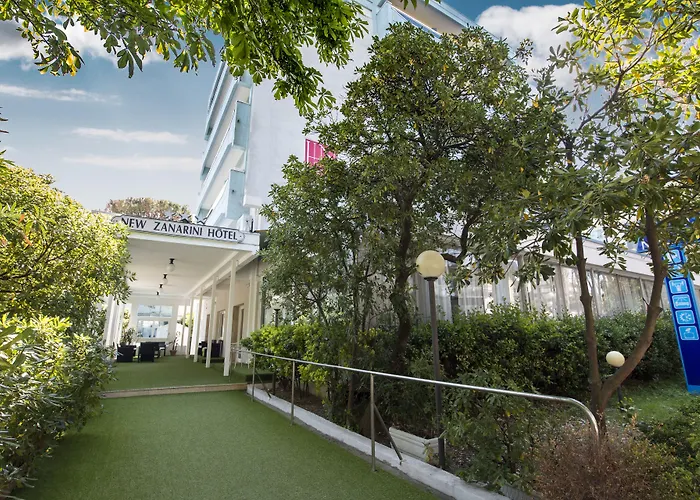 Zanarini In Centro A ホテル