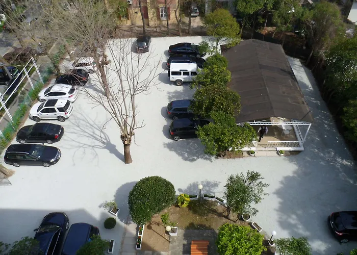 Zanarini In Centro A 리치오네