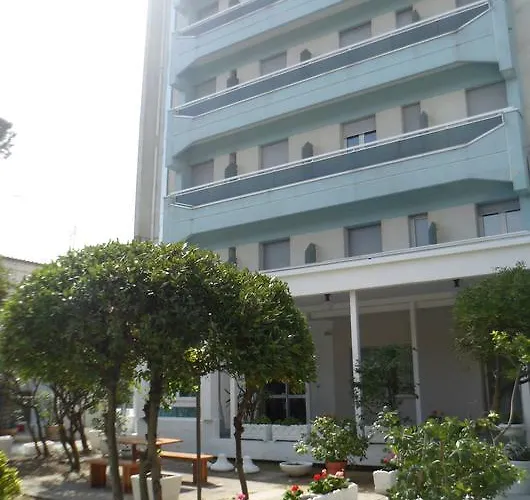 호텔 Zanarini In Centro A 3*