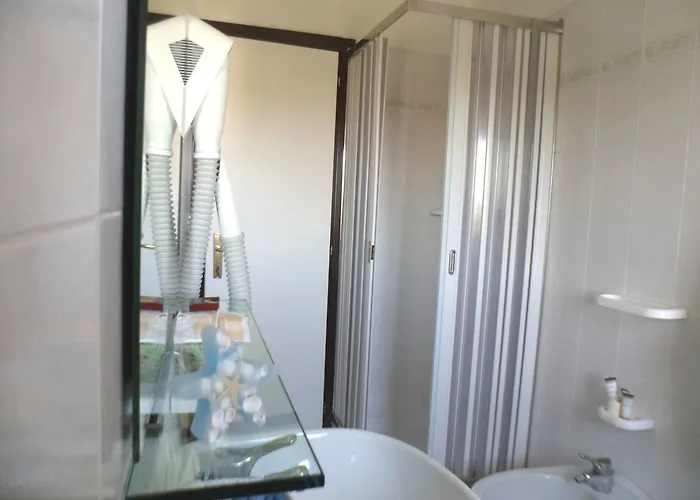 Zanarini In Centro A 호텔 리치오네