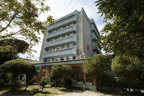 ホテル Zanarini In Centro A リッチョーネ