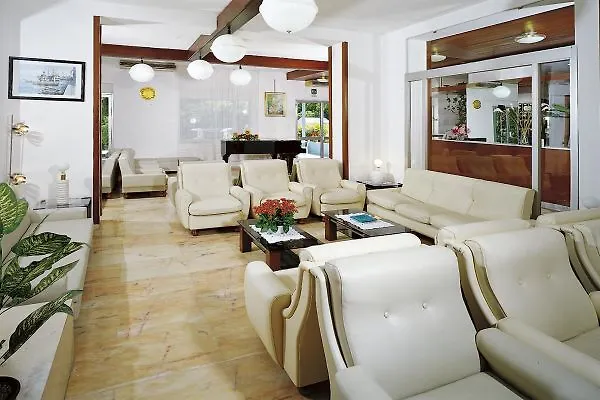 Zanarini In Centro A 3* 리치오네